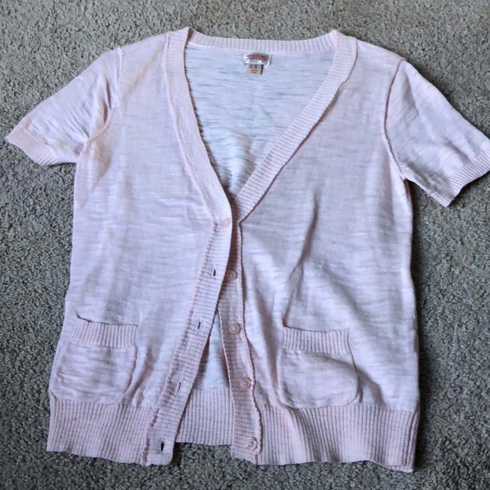 Light pink short sleeved cardigan/shrug